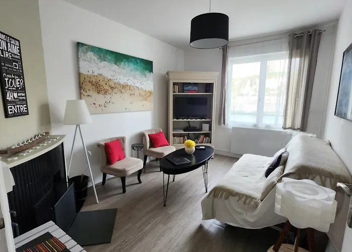 Appartement Quai Ouest, Vue Entree Port, Stationnement Gratuit, Lits Faits Pour Votre Arrivee, Serviettes De Toilettes Fournies