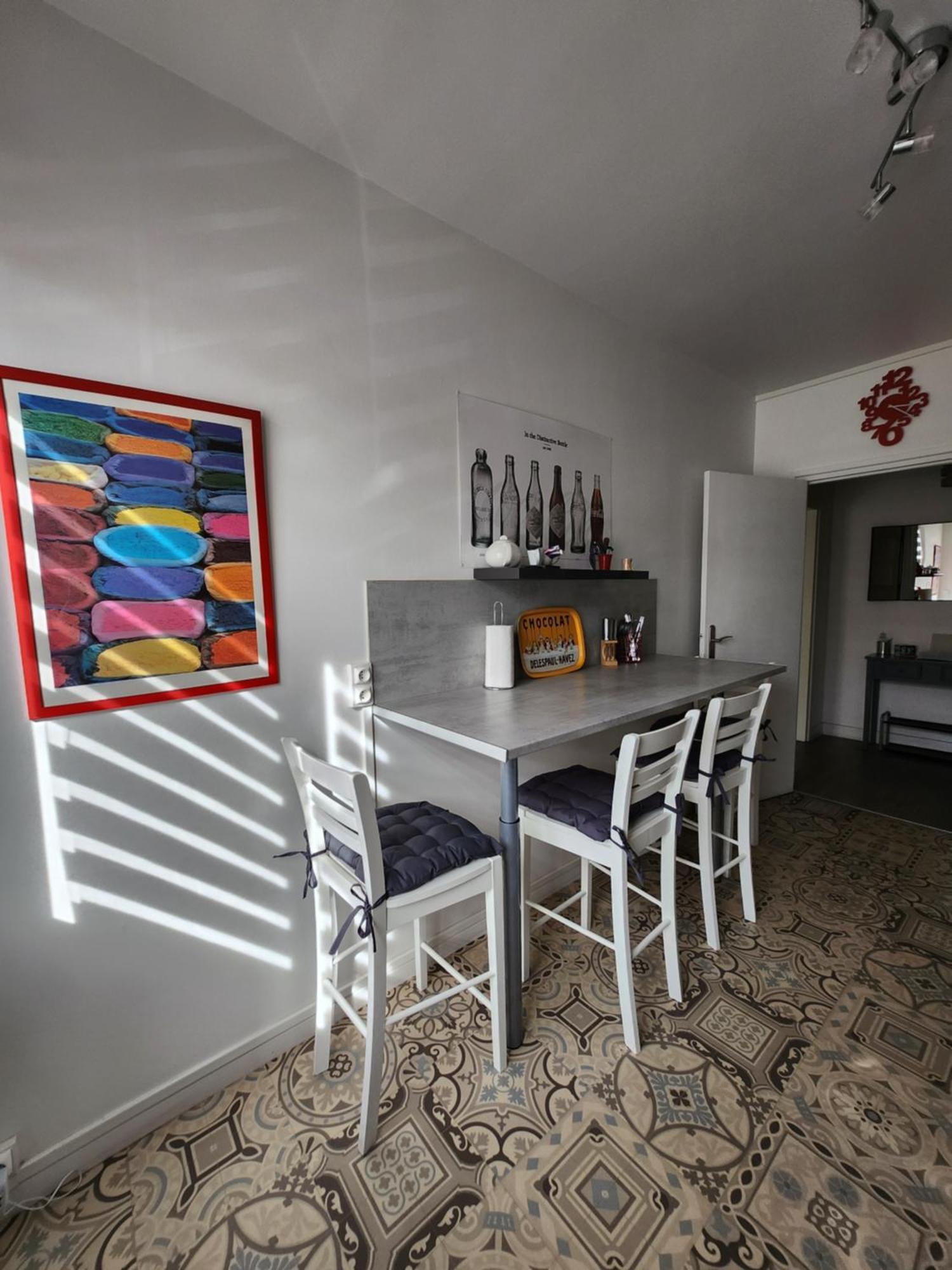 Apartment Quai Ouest, Vue Entree Port, Stationnement Gratuit, Lits Faits Pour Votre Arrivee, Serviettes De Toilettes Fournies *