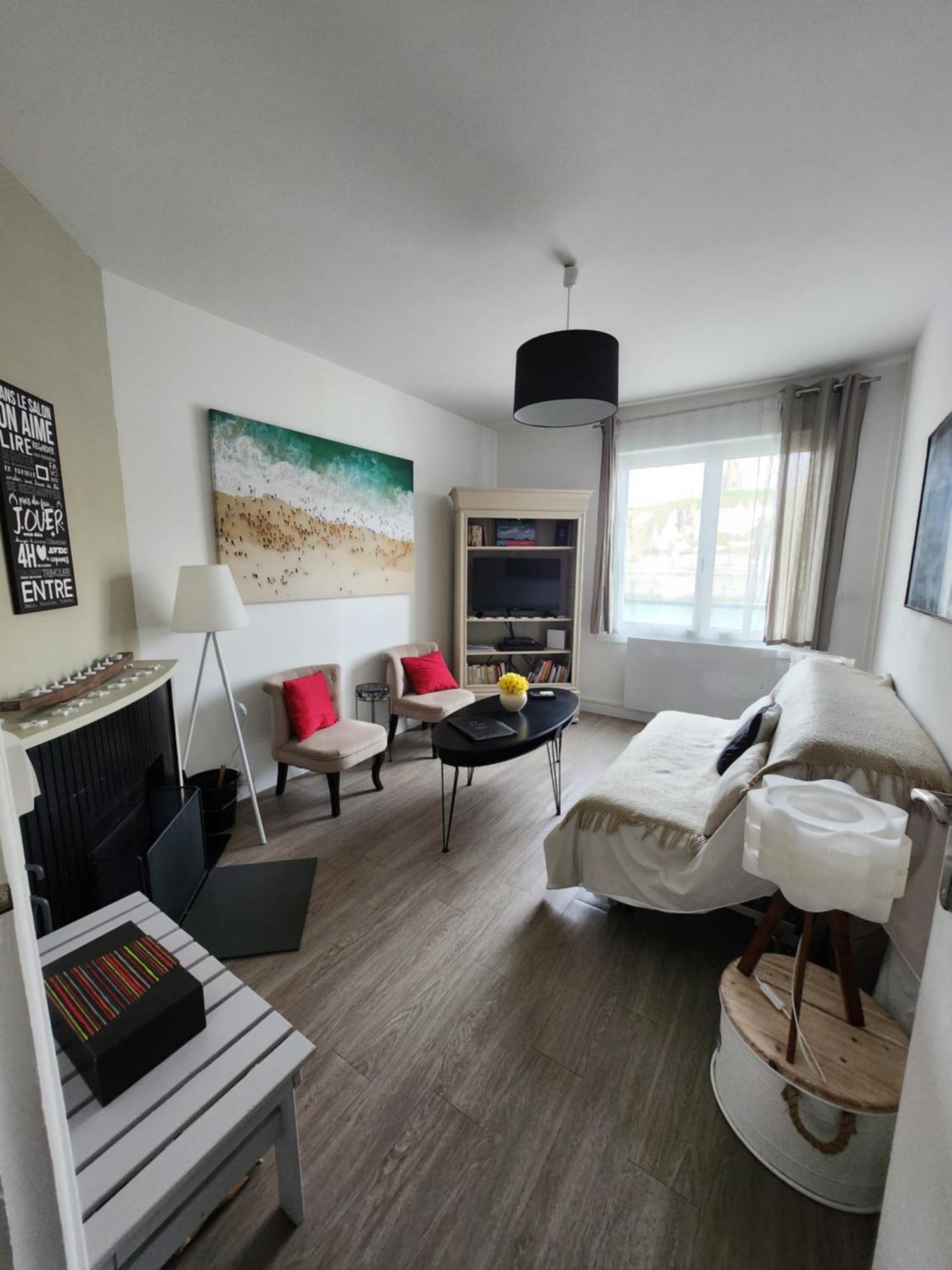 Apartment Quai Ouest, Vue Entree Port, Stationnement Gratuit, Lits Faits Pour Votre Arrivee, Serviettes De Toilettes Fournies